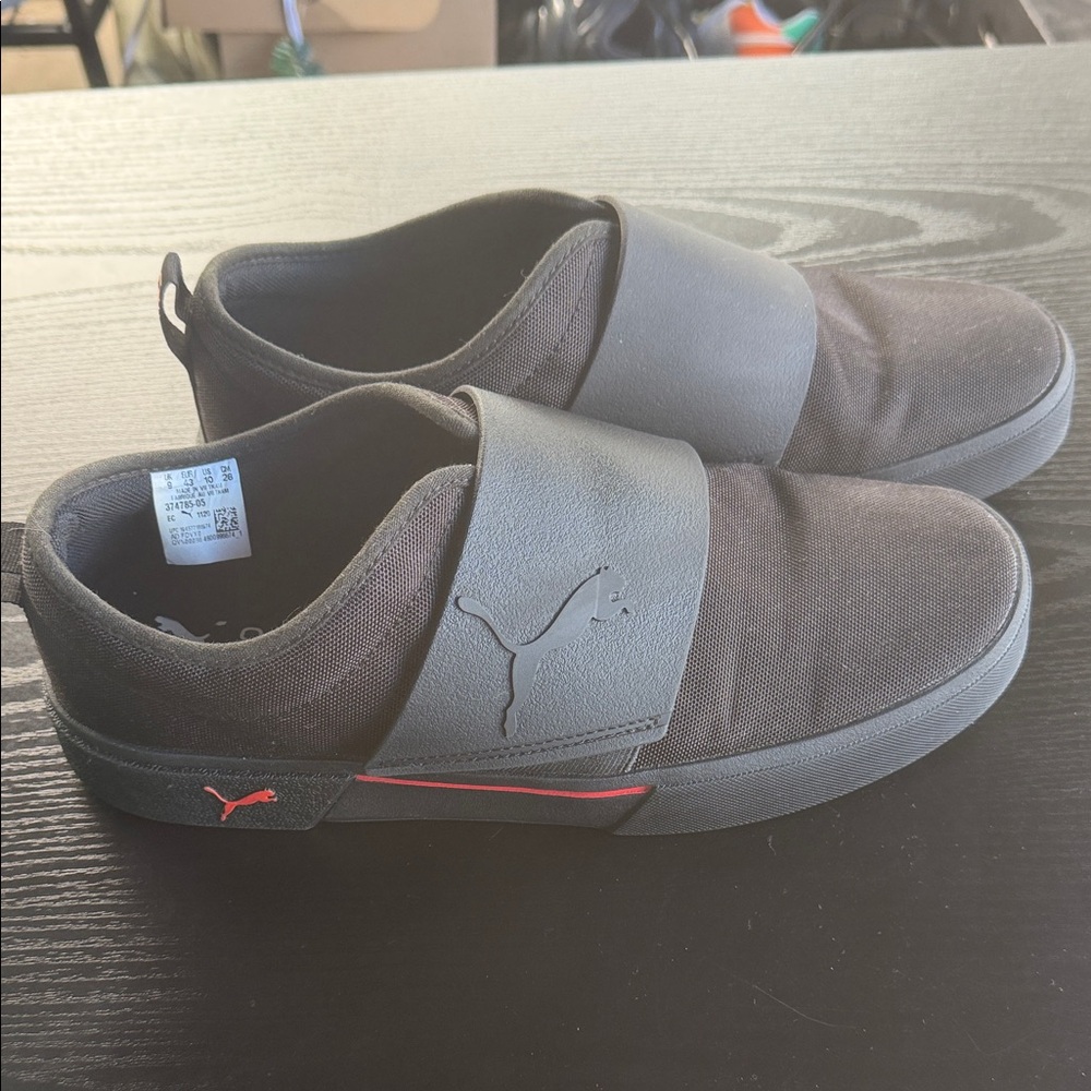 Puma Men's Black Slip-On Sneakers soft foam size 9 pre owned